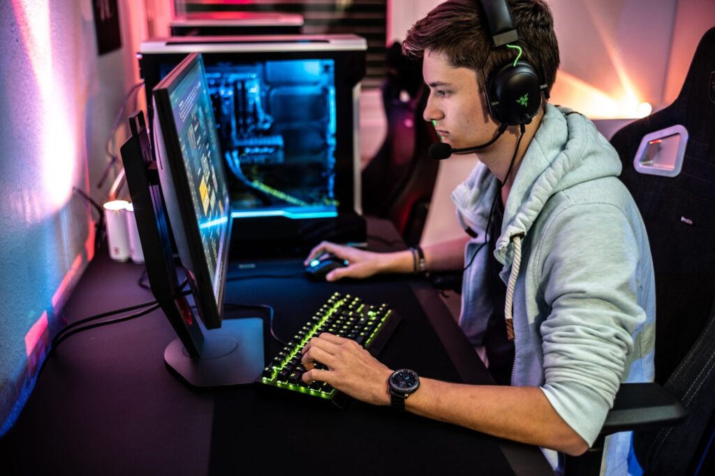 Metro Games In Order 1 ella don Z3k0QDsMEWM unsplash