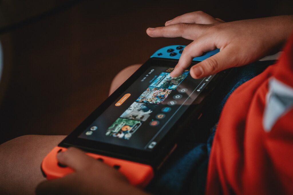 4 Simple Tips To Improve FPS In Minecraft 2 alvaro reyes JFsh2rw4oeA unsplash