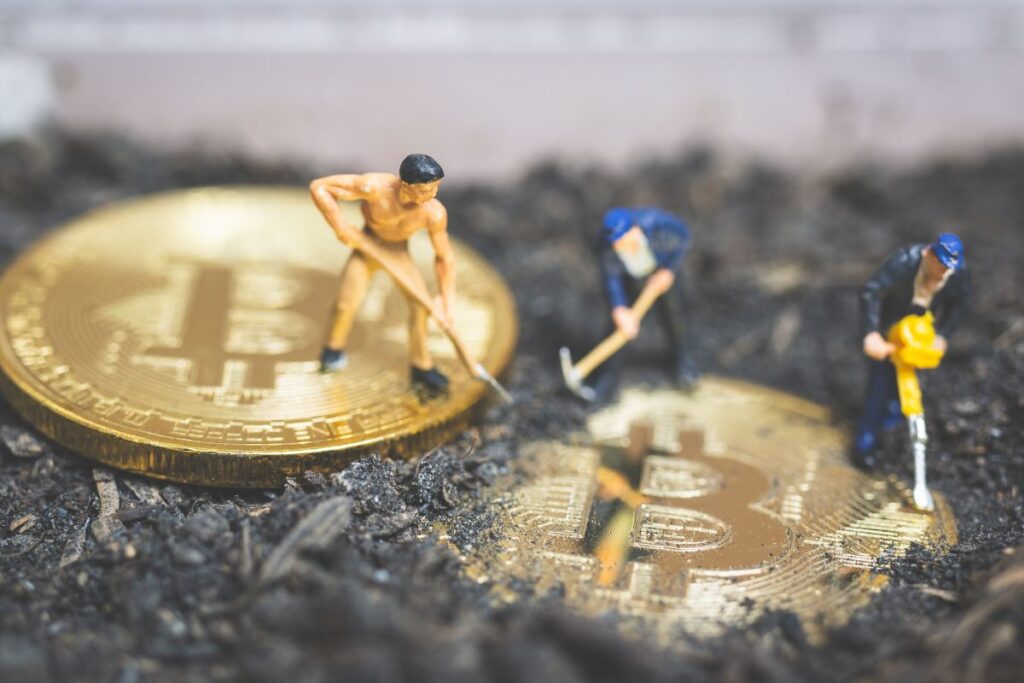 Bitcoin Surges to $72,500: SHRMiner Mining Guide to Earning Up to $30,000 2 Why Is SHRMiner Attracting More Attention